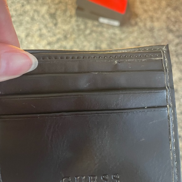 Guess men’s wallet - Picture 7 of 7